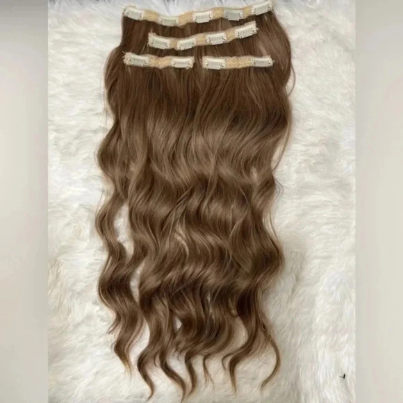 Dark Blonde hair extensions - Picture 3 of 7